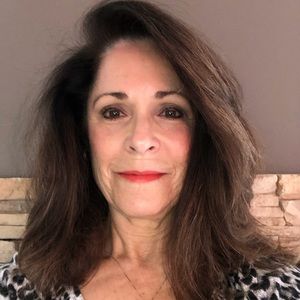 Meet your Posher, Deborah